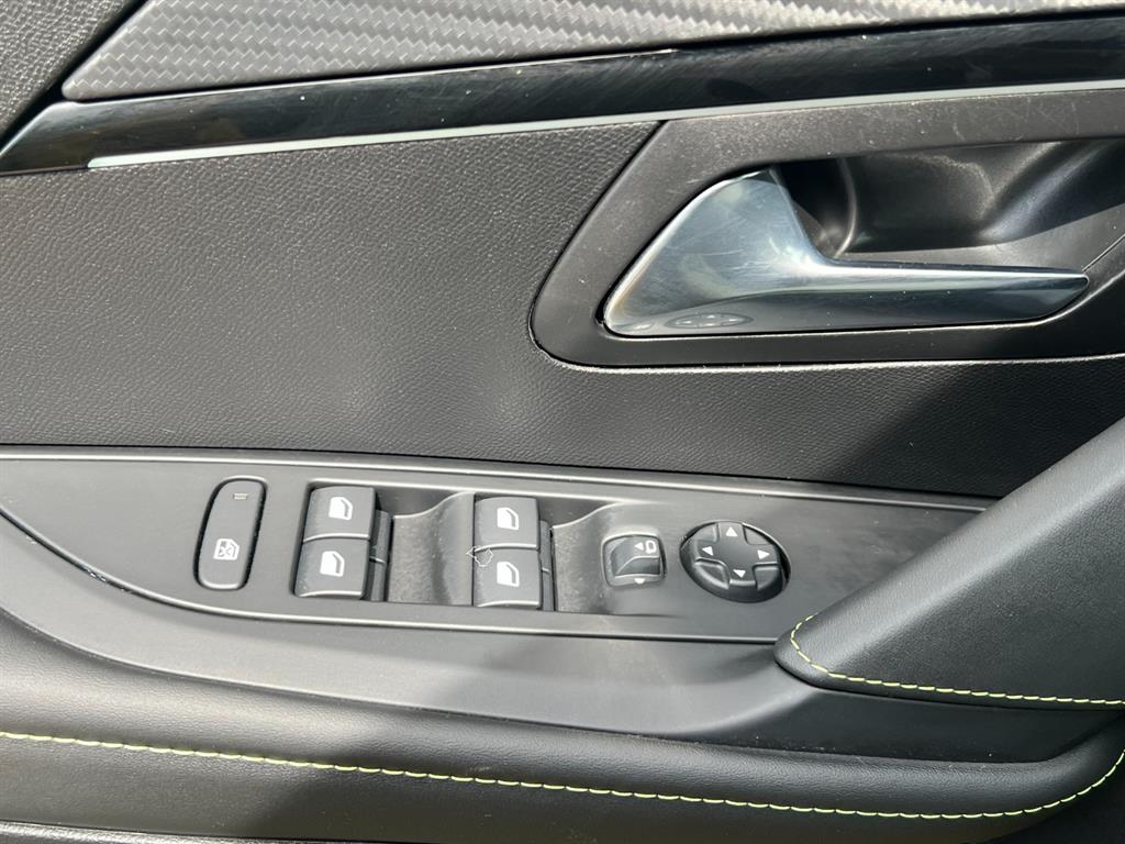 Peugeot 208 - Vista 12