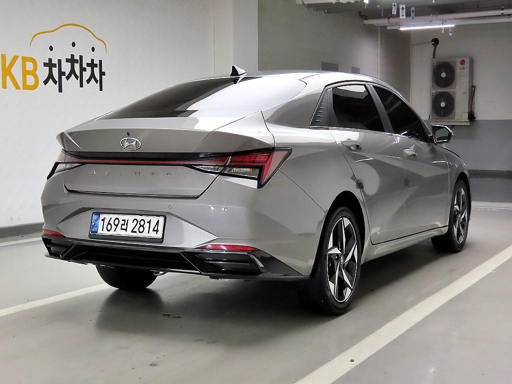 HYUNDAI Avante - Vista 4