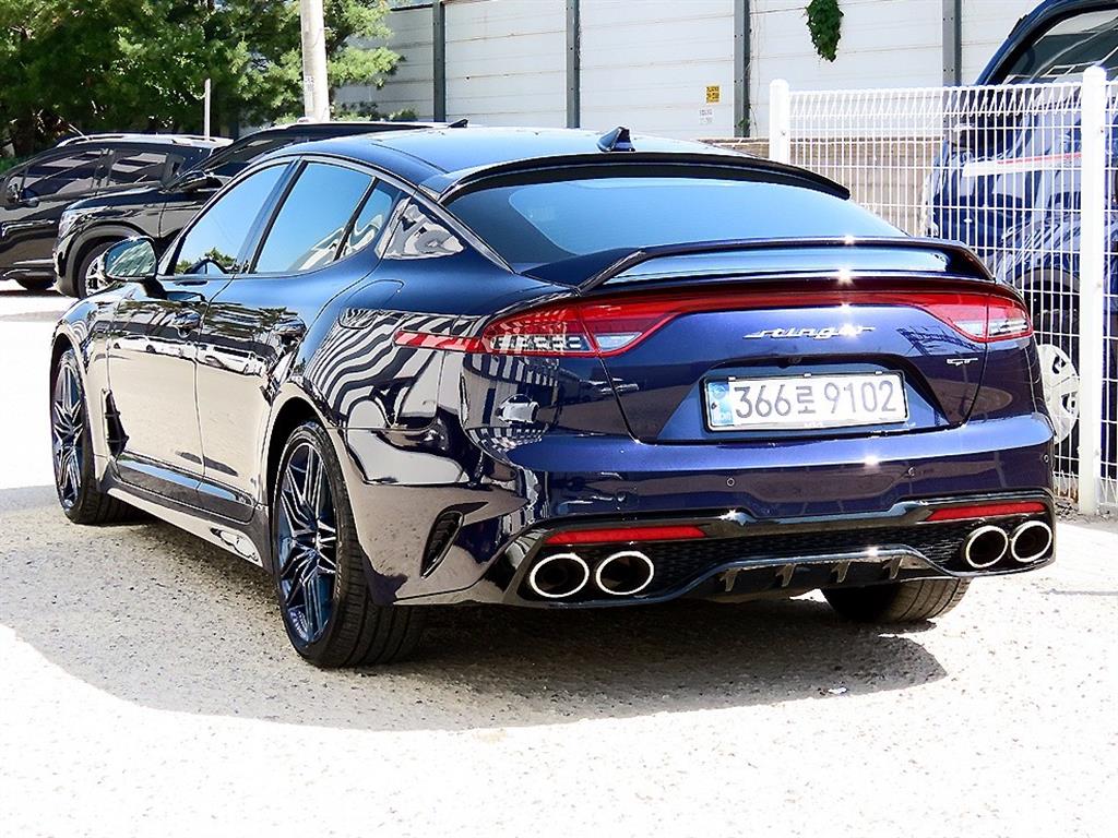 KIA Stinger - Vista 3