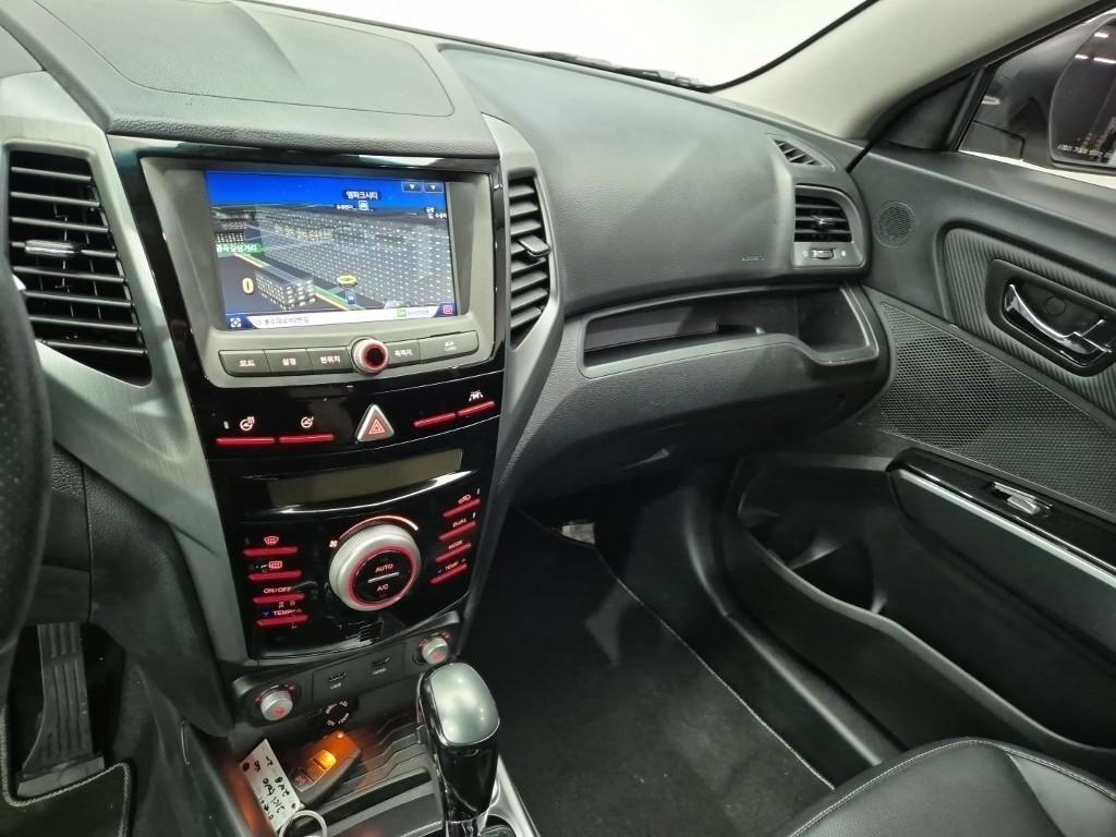 Ssangyong Tivoli 2018 Blanco - Importación desde Corea - HF Imports Iquique - Foto 17