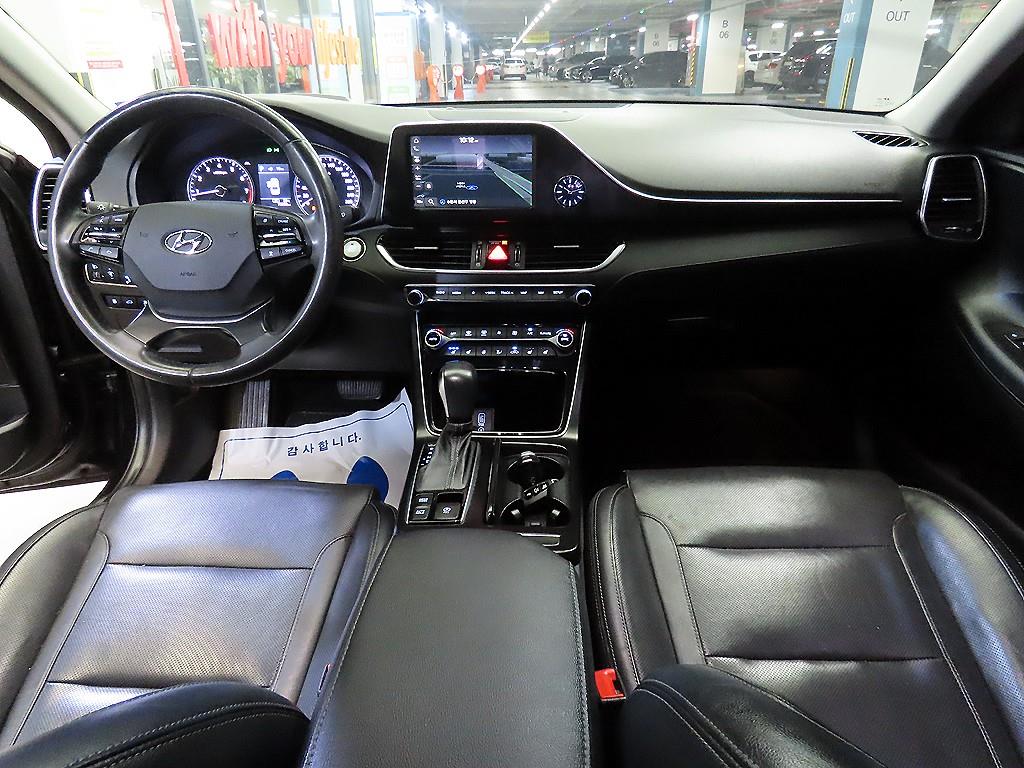 HYUNDAI Grandeur - Vista 10