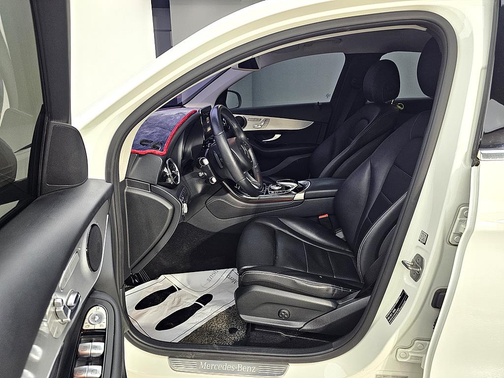 Mercedes Benz GLC Class - Vista 8