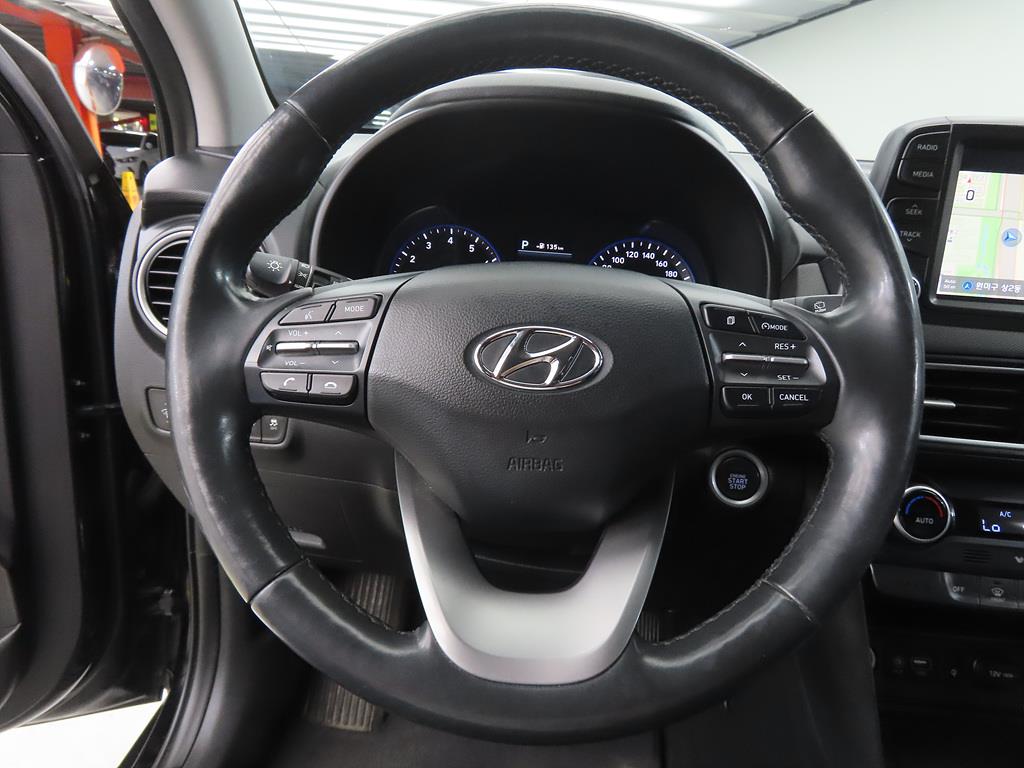 HYUNDAI Kona - Vista 8