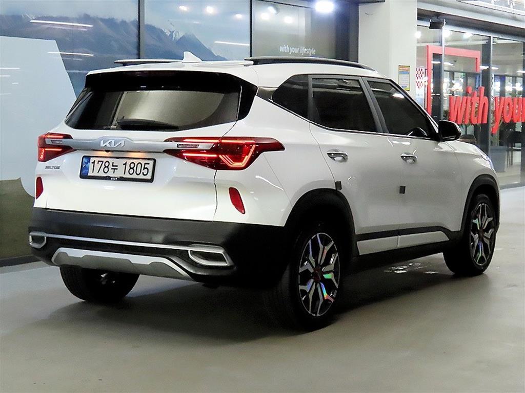 KIA Seltos - Vista 4