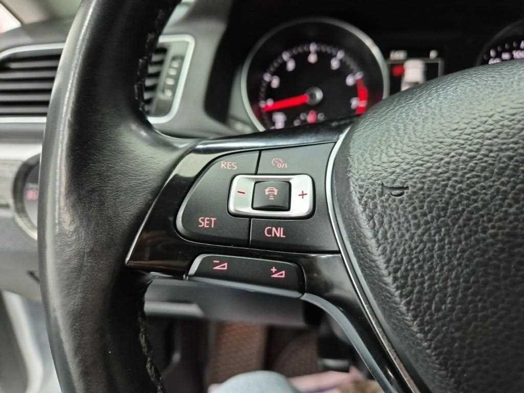Volkswagen Passat 2018 Plateado - Importación desde Corea - HF Imports Iquique - Foto 15
