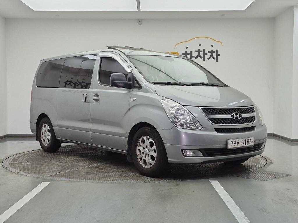 HYUNDAI Starex - Vista 2