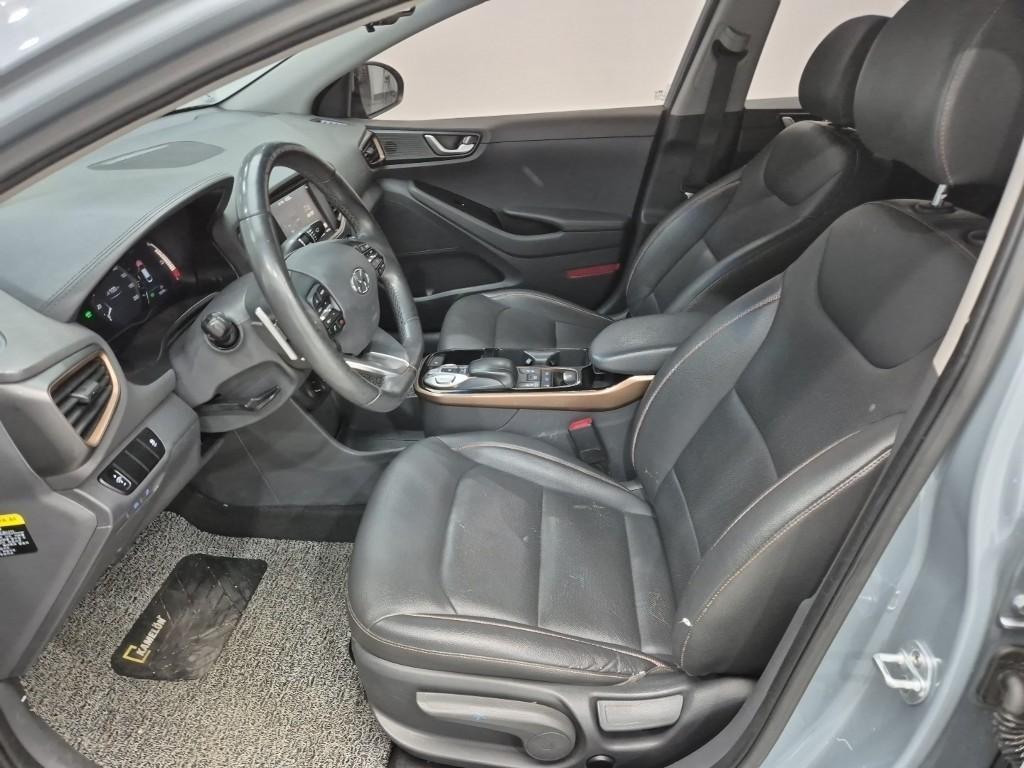 HYUNDAI Ioniq - Vista 11