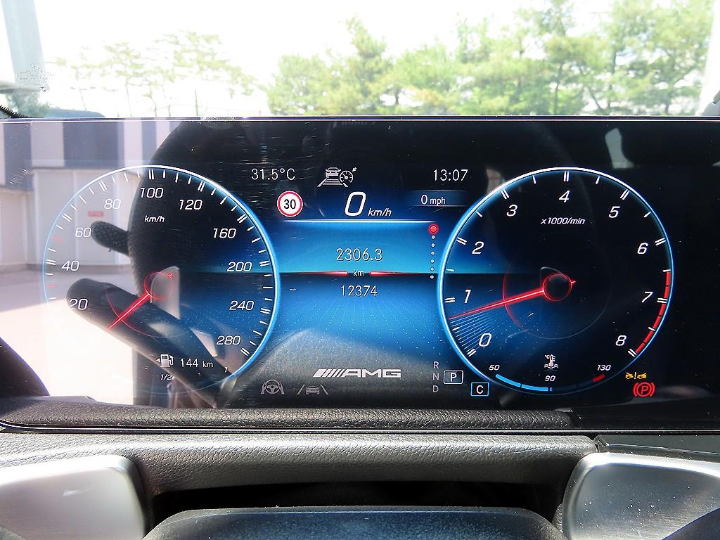 Mercedes Benz GLB Class - Vista 9