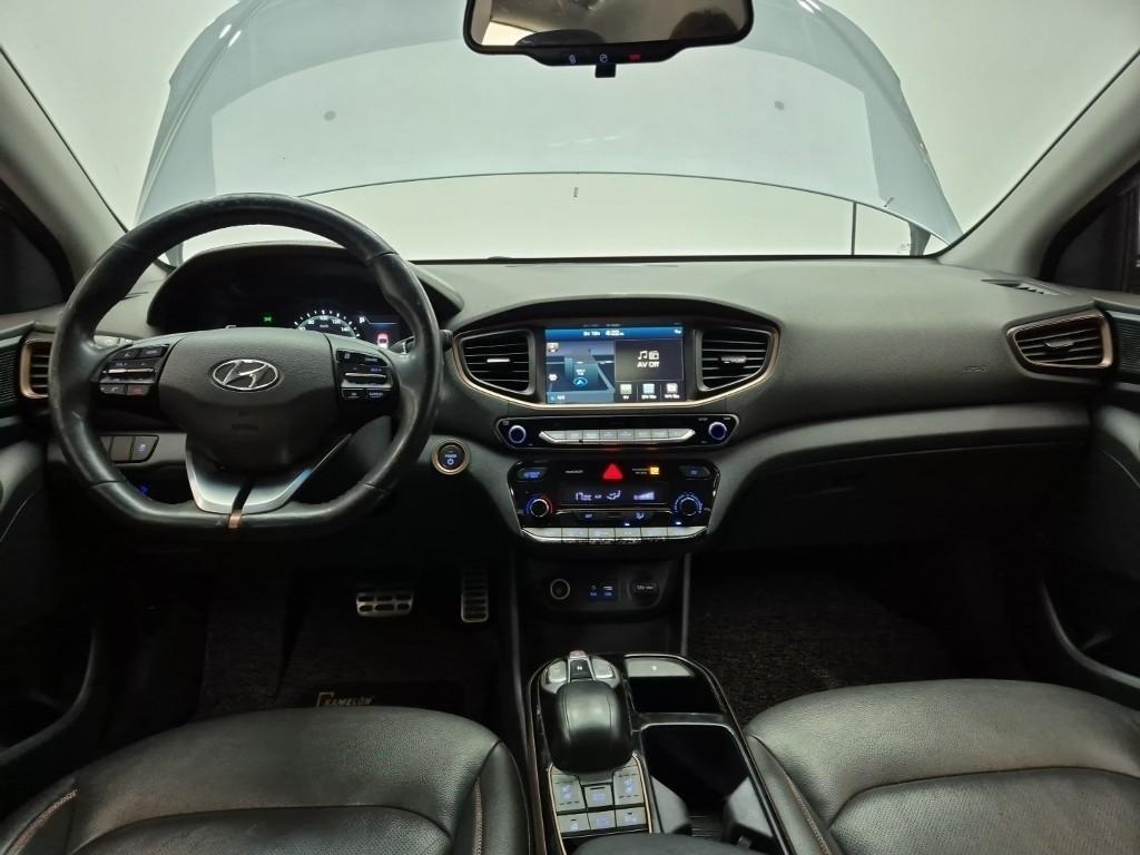 HYUNDAI Ioniq - Vista 8