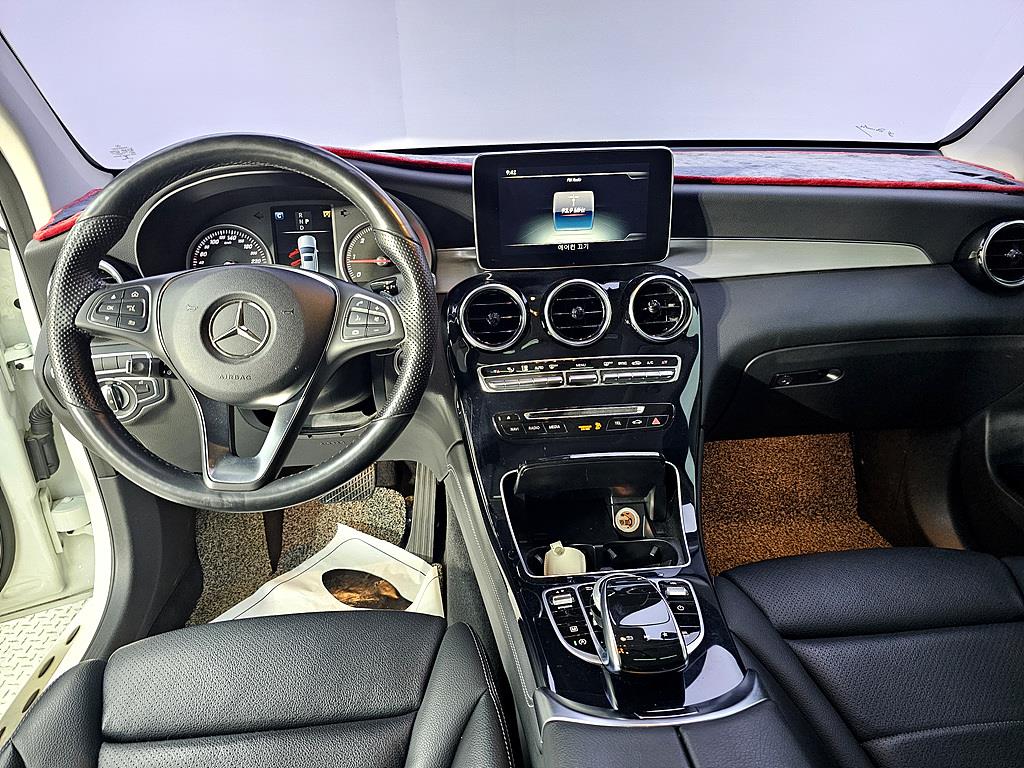 Mercedes Benz GLC Class - Vista 5