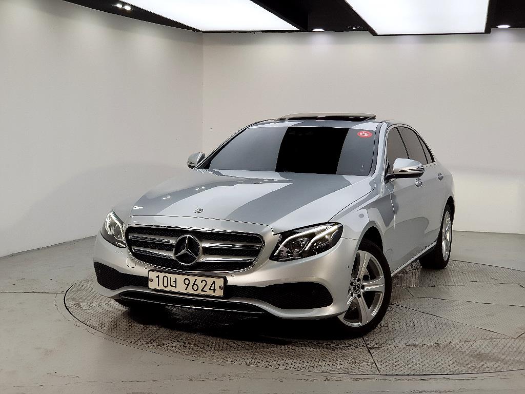 Mercedes Benz E class - Vista 2