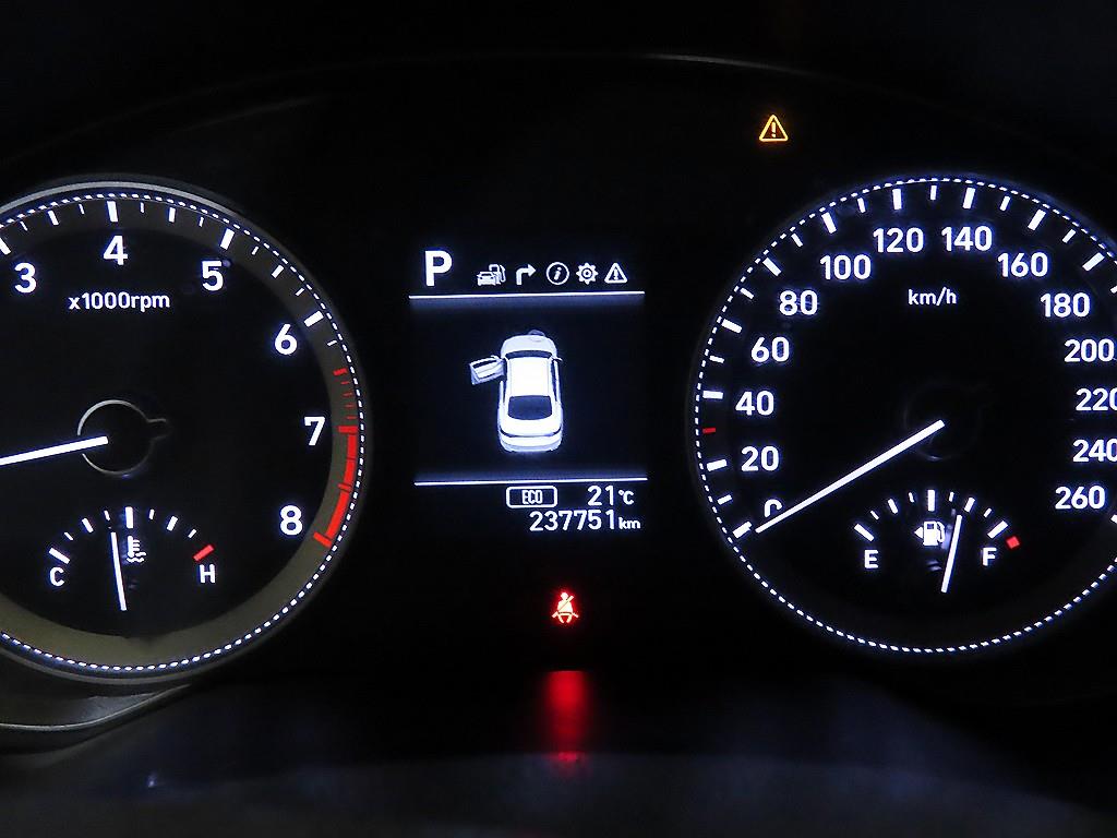 HYUNDAI Grandeur - Vista 9