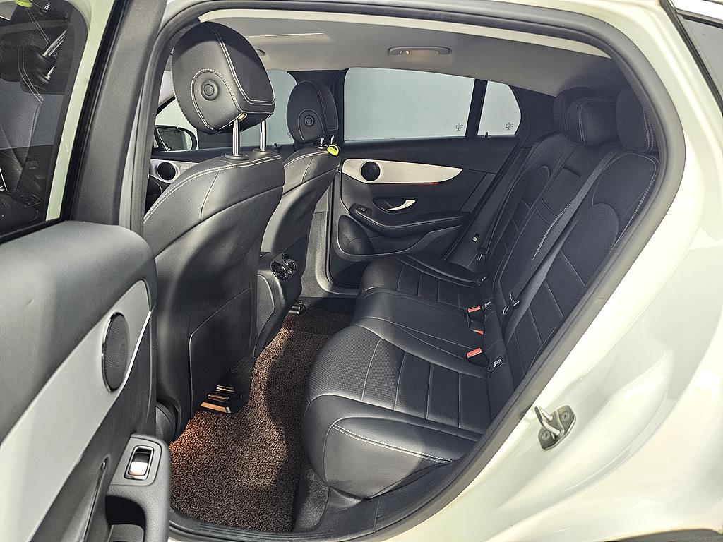 Mercedes Benz GLC Class - Vista 9