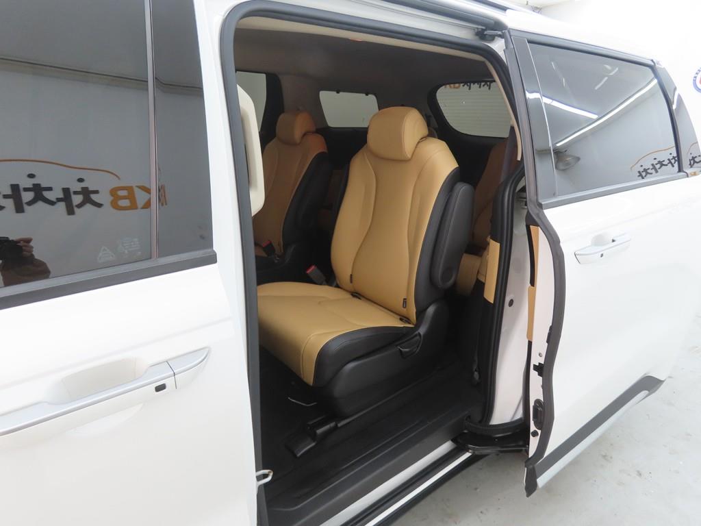KIA Carnival - Vista 6