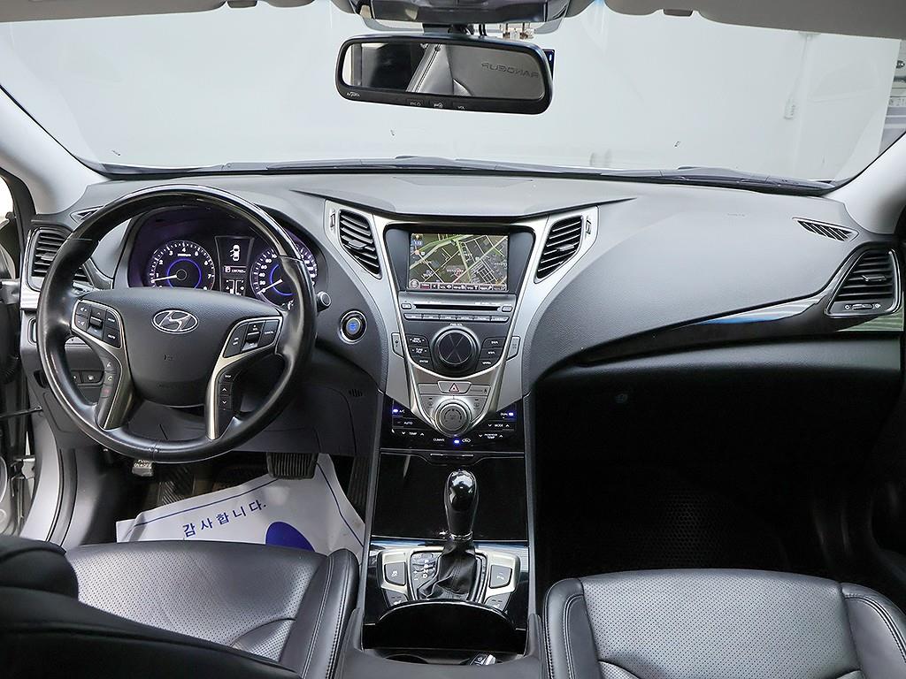 HYUNDAI Grandeur - Vista 9