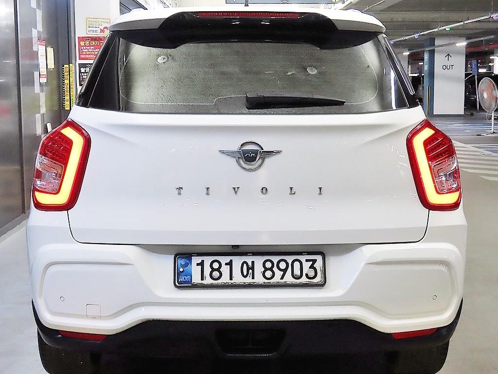 Ssangyong Tivoli - Vista 5