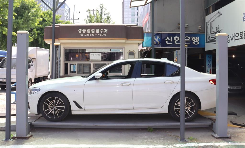 BMW 5 Series - Vista 7
