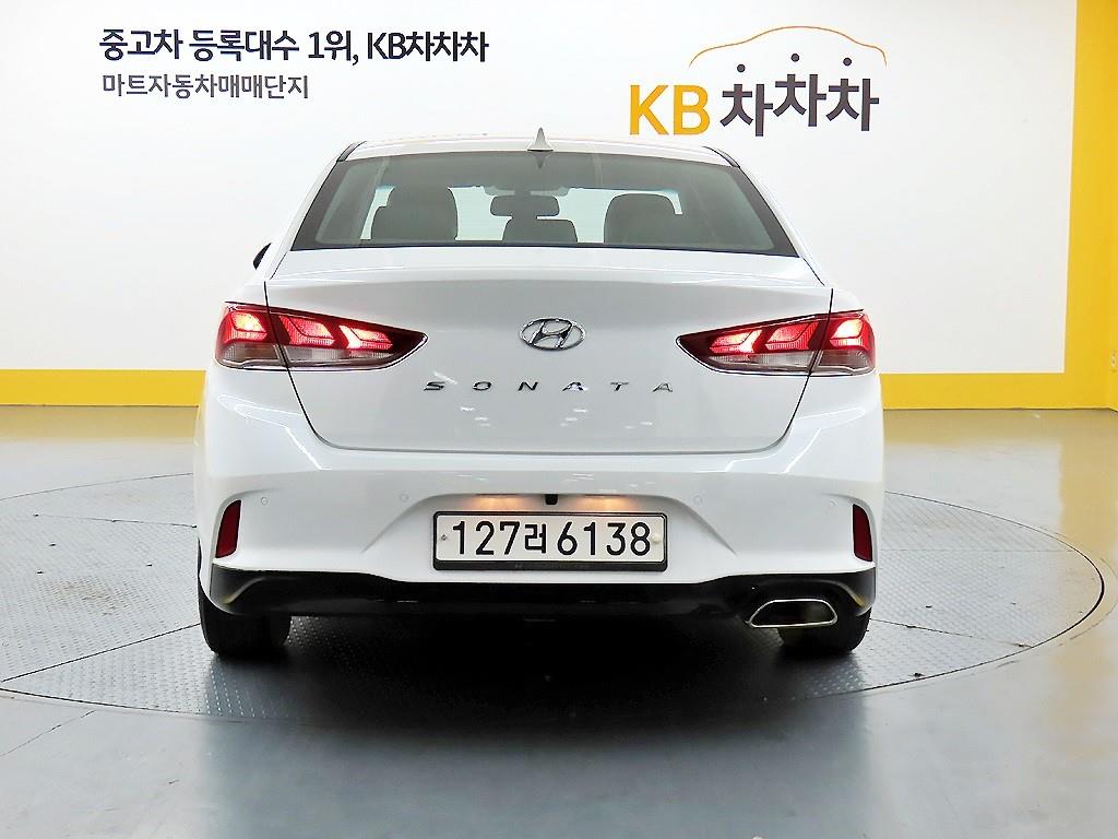 HYUNDAI Sonata - Vista 3