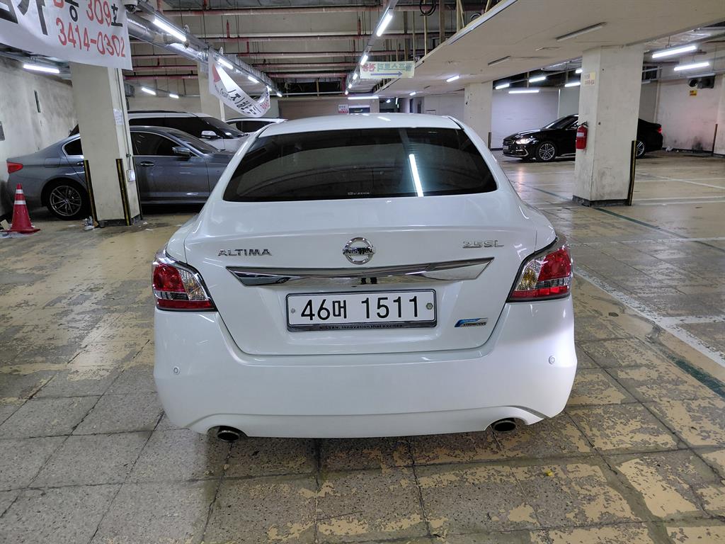 Nissan Altima - Vista 5