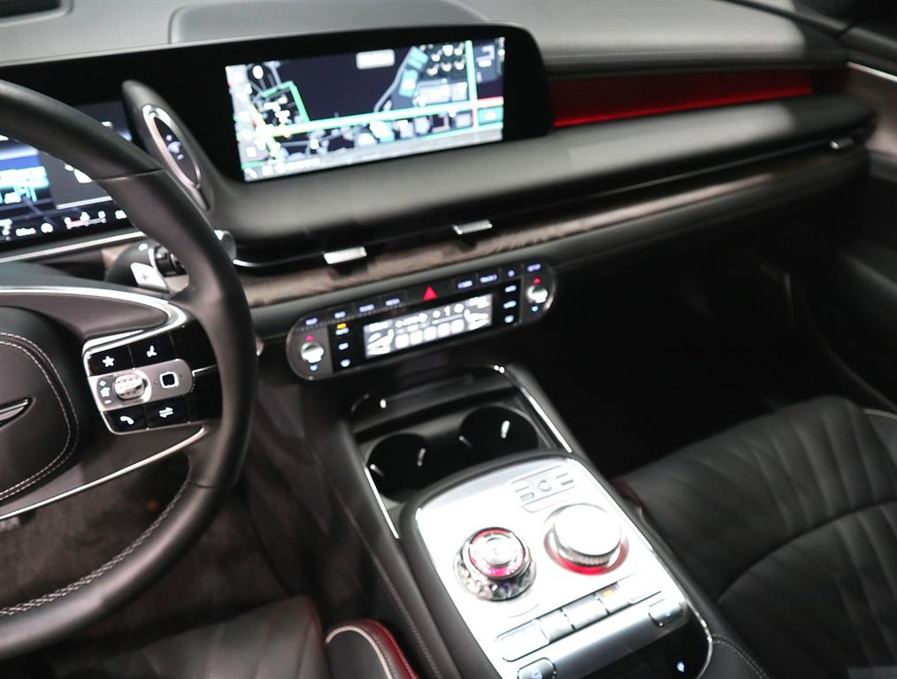 Genesis G90 - Vista 11