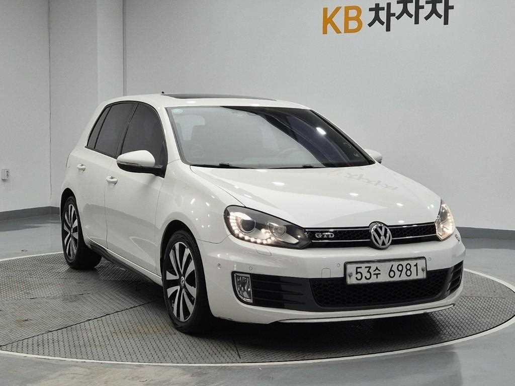 Volkswagen Golf - Vista 4