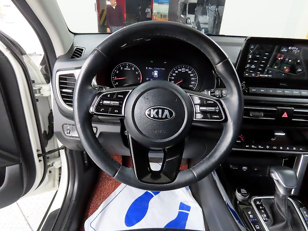 KIA Seltos - Vista 9
