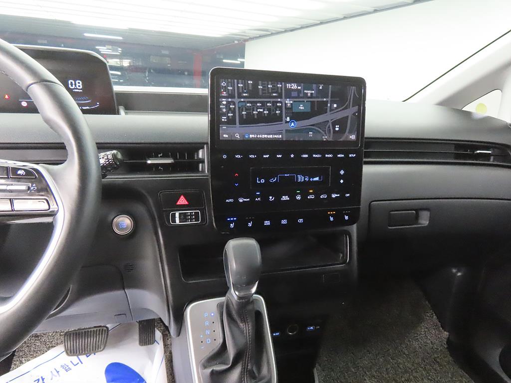 HYUNDAI Staria - Vista 10