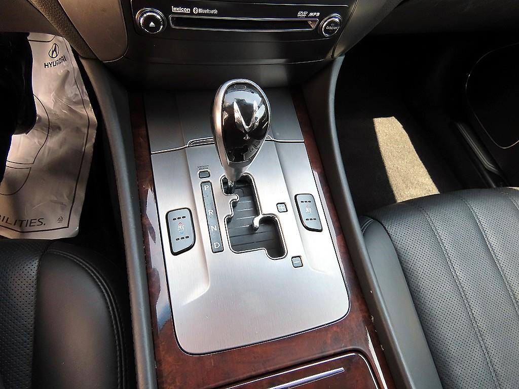 HYUNDAI Equus - Vista 10