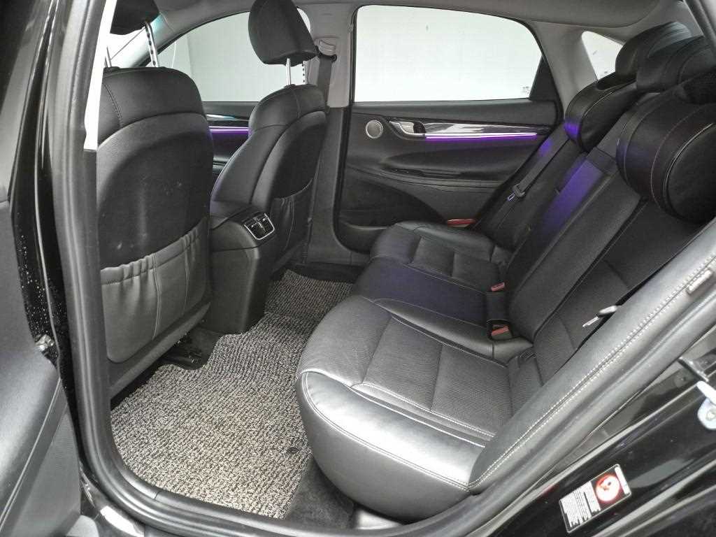 HYUNDAI Grandeur - Vista 12