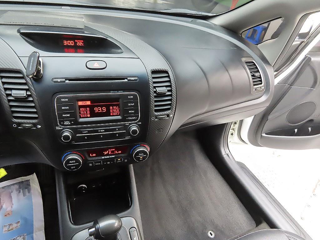 KIA K3 2013 Blanco - Importación desde Corea - HF Imports Iquique - Foto 7