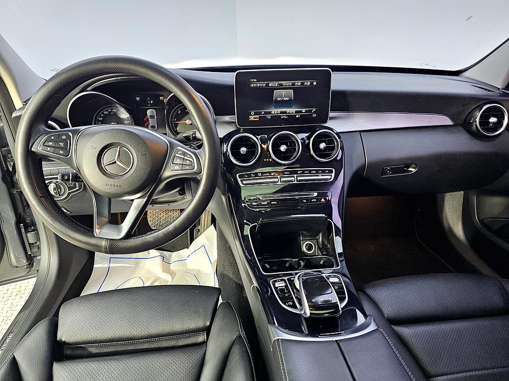 Mercedes Benz C Class - Vista 5