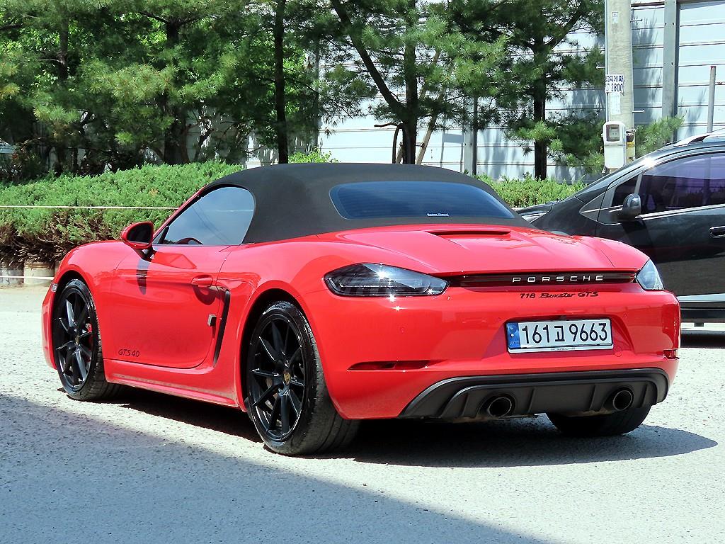 Porsche 718 - Vista 3