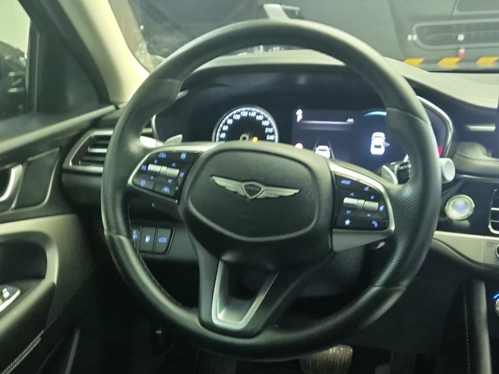 Genesis G70 - Vista 9