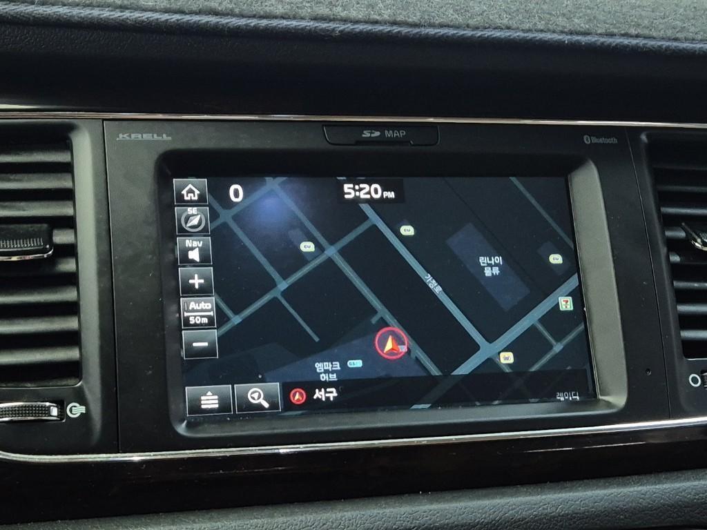 KIA Carnival - Vista 11