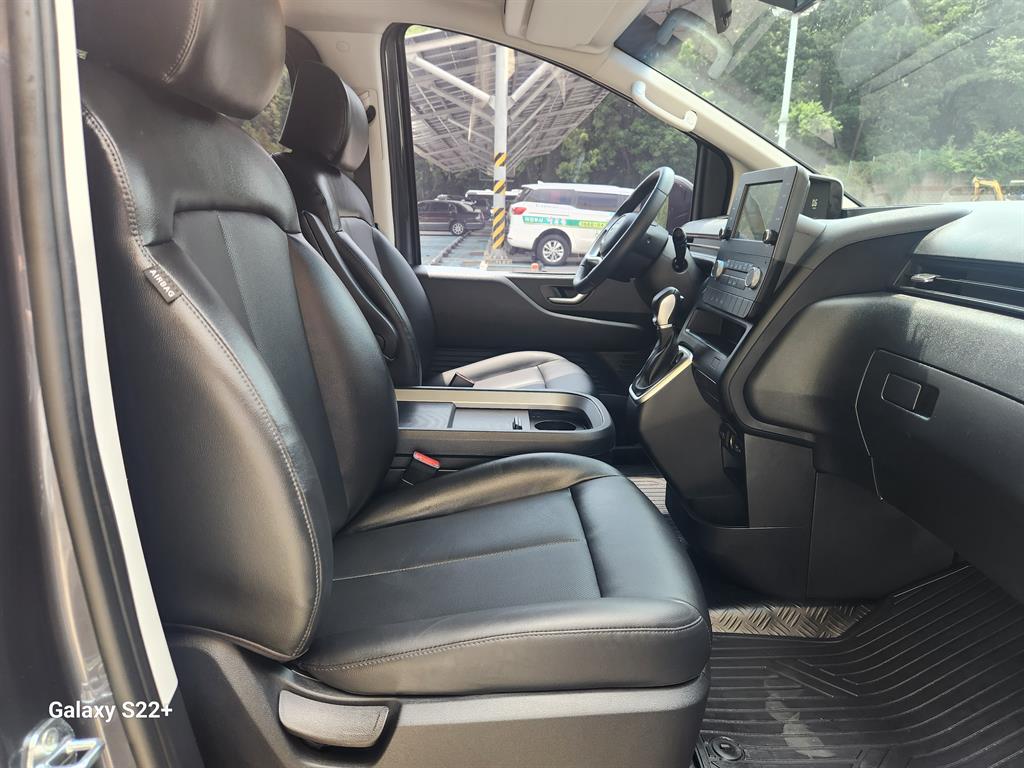 HYUNDAI Staria - Vista 9