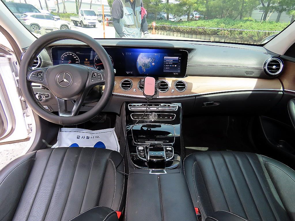 Mercedes Benz E class - Vista 7