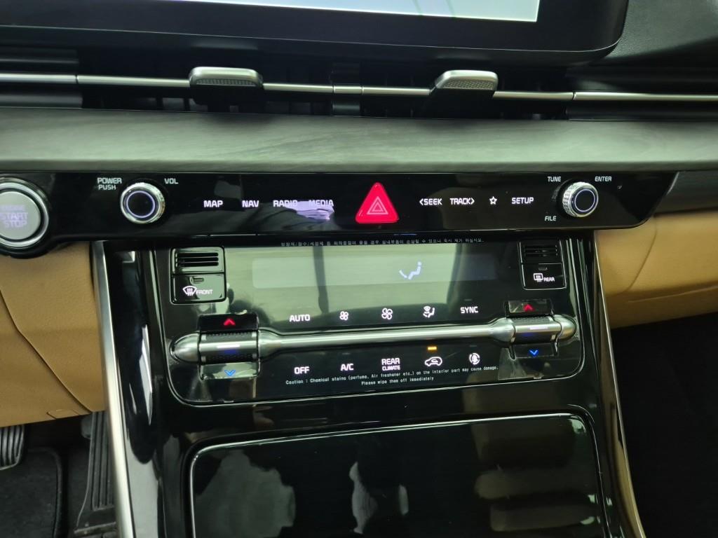 KIA Carnival - Vista 10