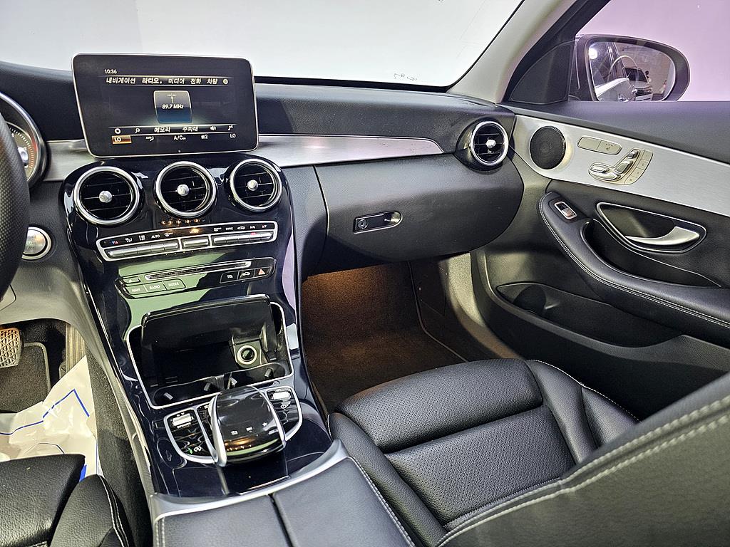 Mercedes Benz C Class - Vista 10
