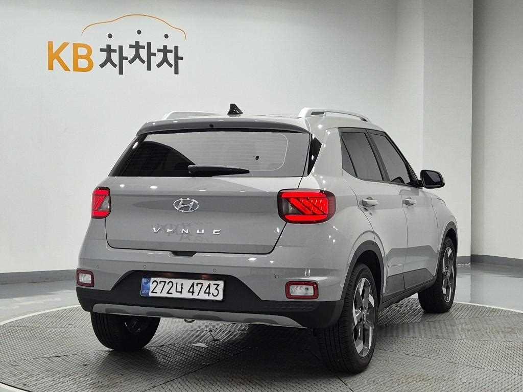 HYUNDAI Venue - Vista 3