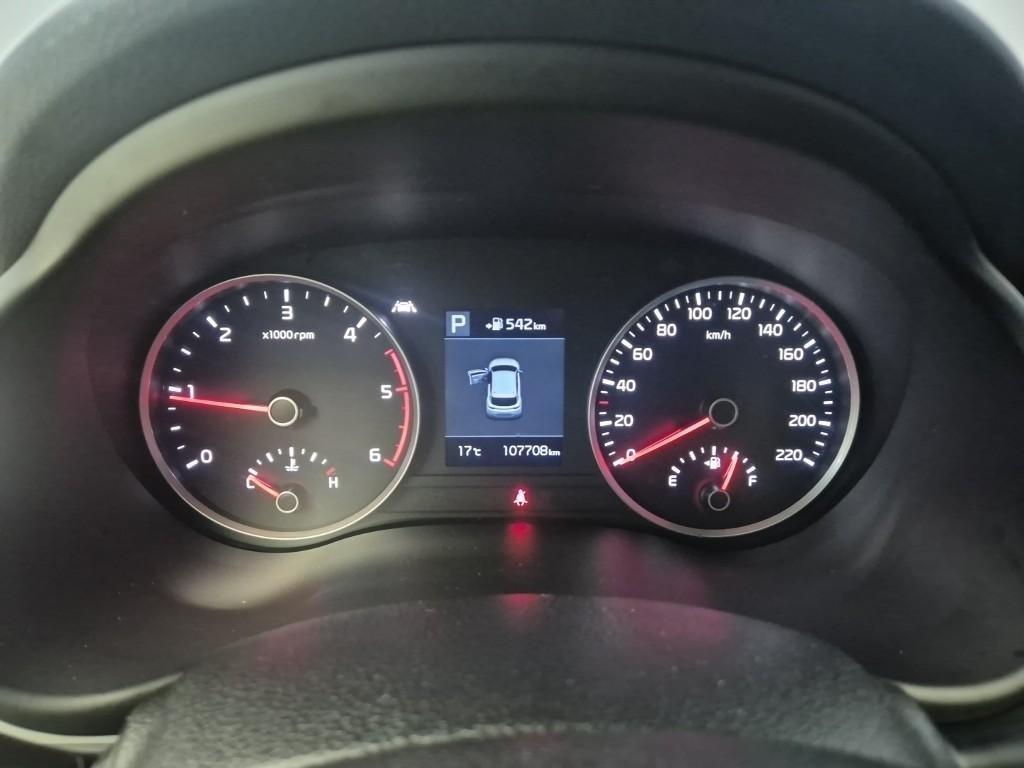 KIA Stonic - Vista 6