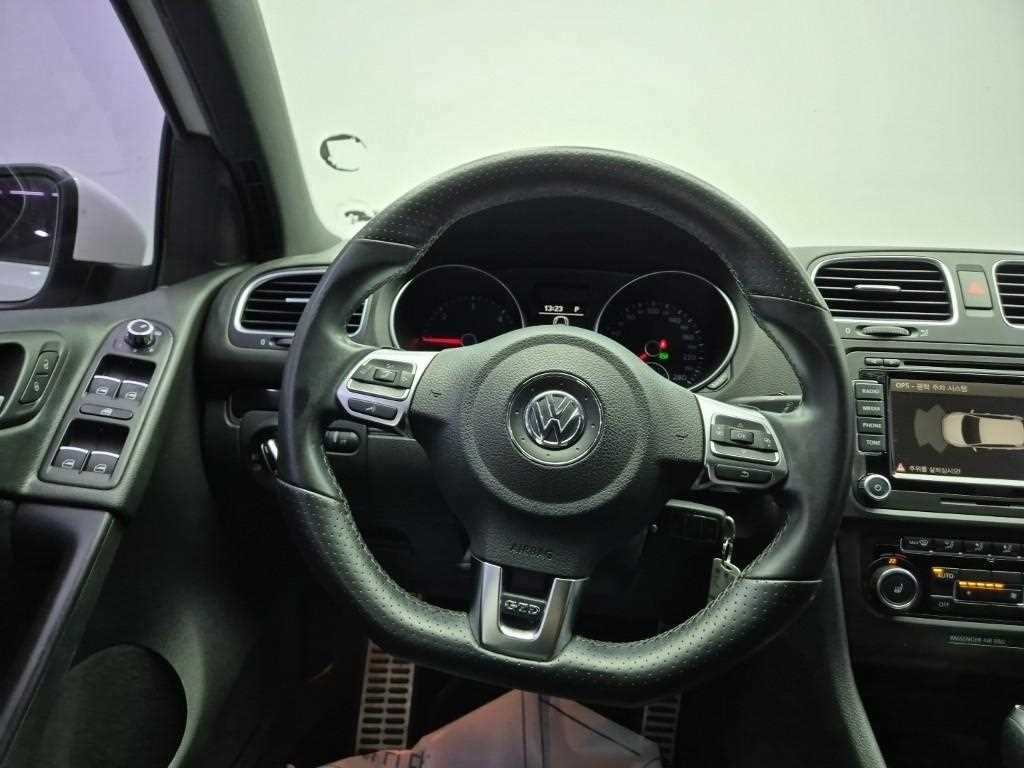 Volkswagen Golf - Vista 9