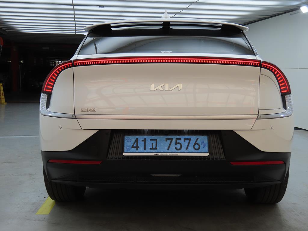 KIA EV6 - Vista 4