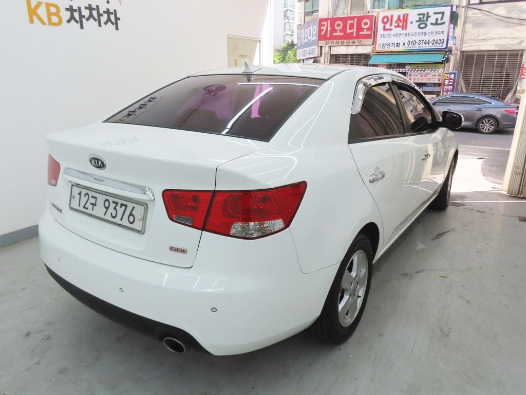 KIA Forte - Vista 3