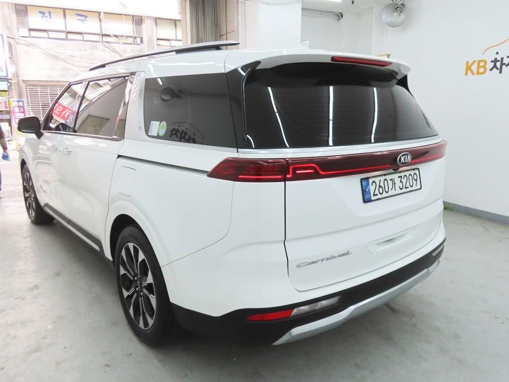 KIA Carnival - Vista 4