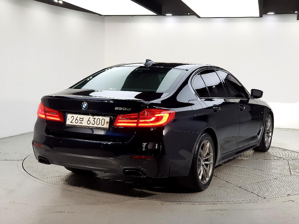 BMW 5 Series - Vista 4