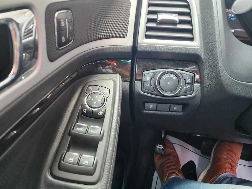 Ford Explorer - Vista 11