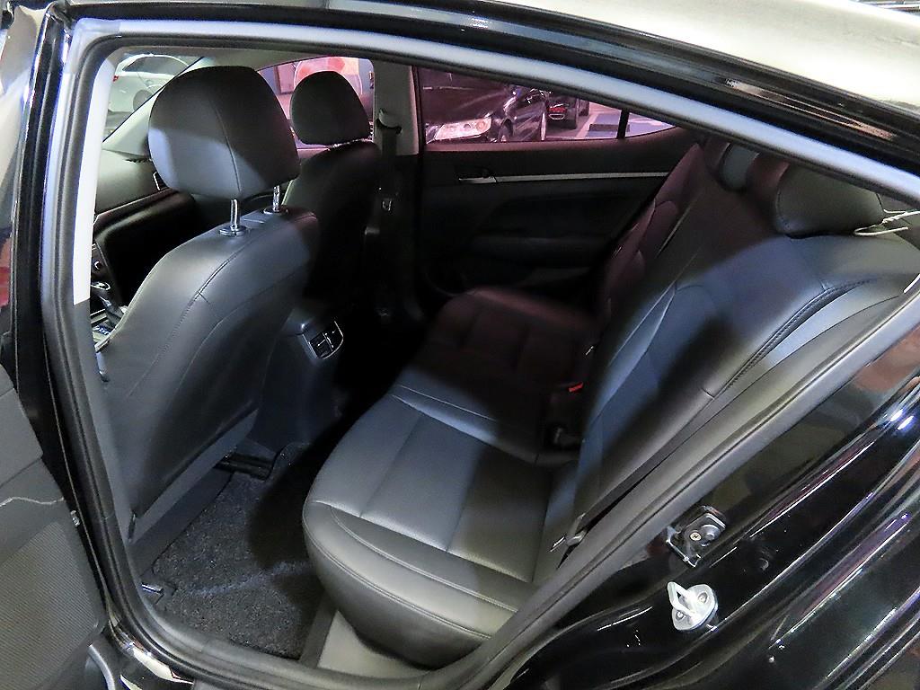 HYUNDAI Avante - Vista 7