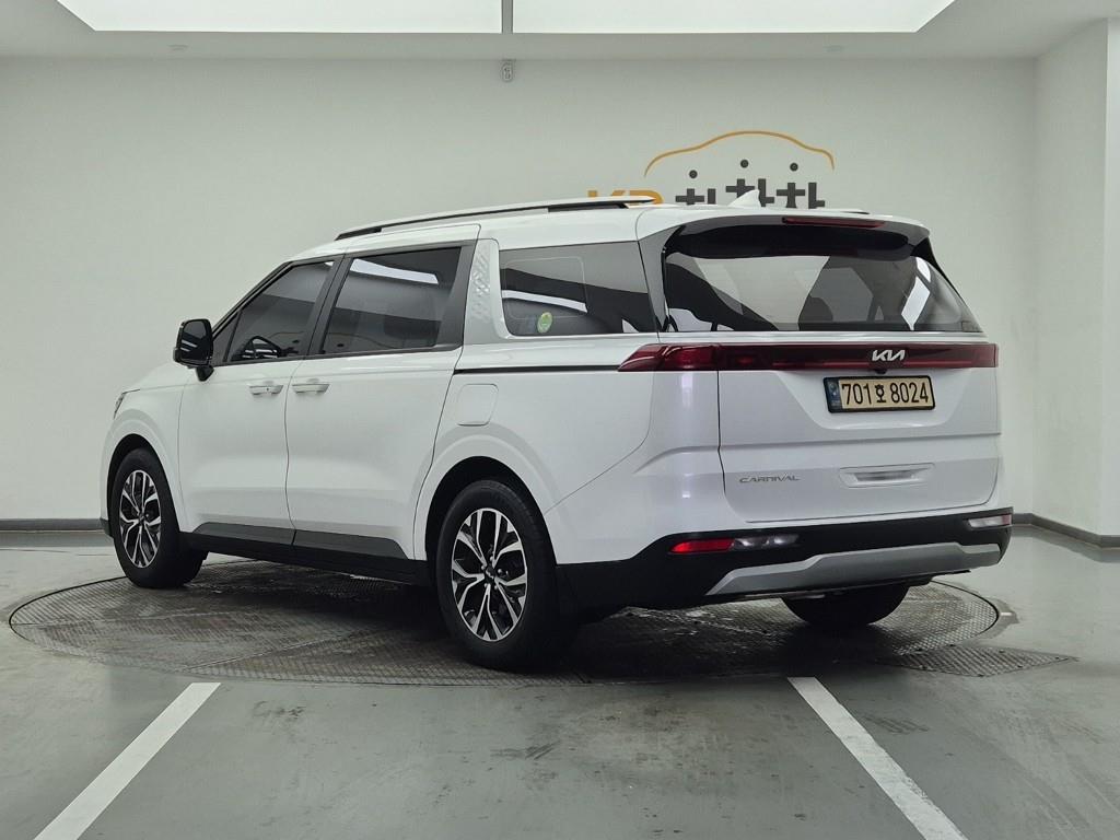 KIA Carnival - Vista 3
