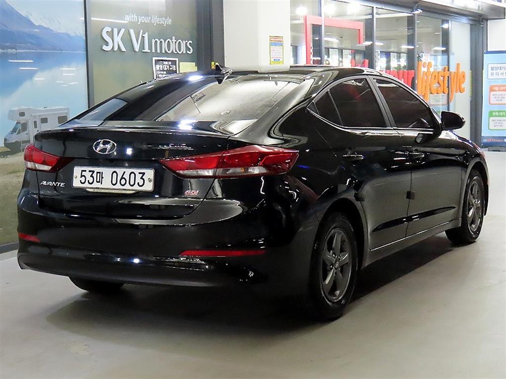 HYUNDAI Avante - Vista 4