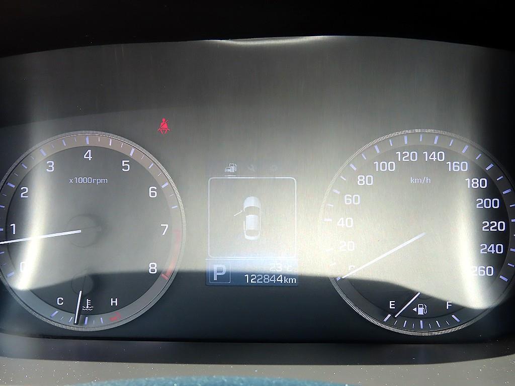 HYUNDAI Sonata - Vista 9